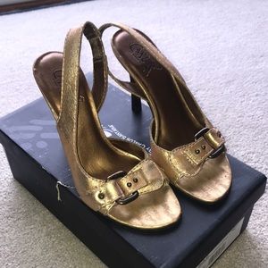 Carlos Santana Fidelity Gold Heels -Size 6.5